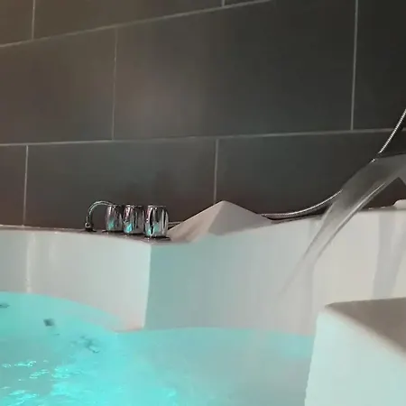 公寓 A De 30 M² Avec Jacuzzi 拜克萨