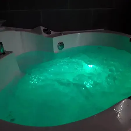 Cosy Avec Jacuzzi A 30 M² Parfait Pour Se Detendre