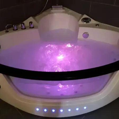 A De 30 M² Avec Jacuzzi 公寓